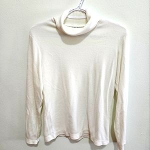 Uniqlo White turtleneck